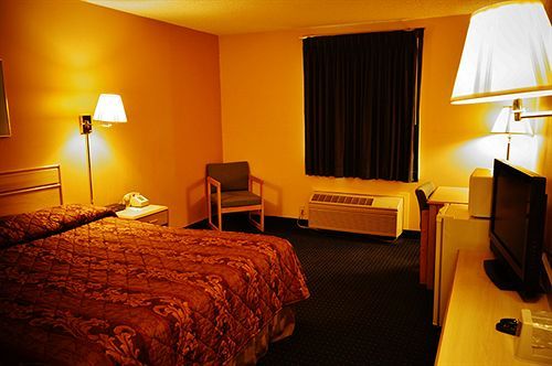 Hometown Inn And Suites Washington Екстериор снимка